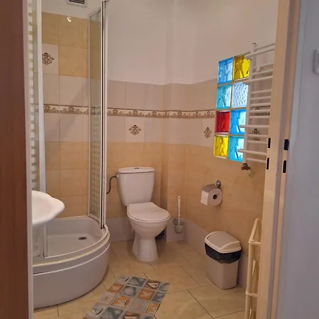 Urocza أوسترونيه مورسكية